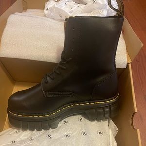 New in box Dr. Martin's Audrick 8-eye Boot